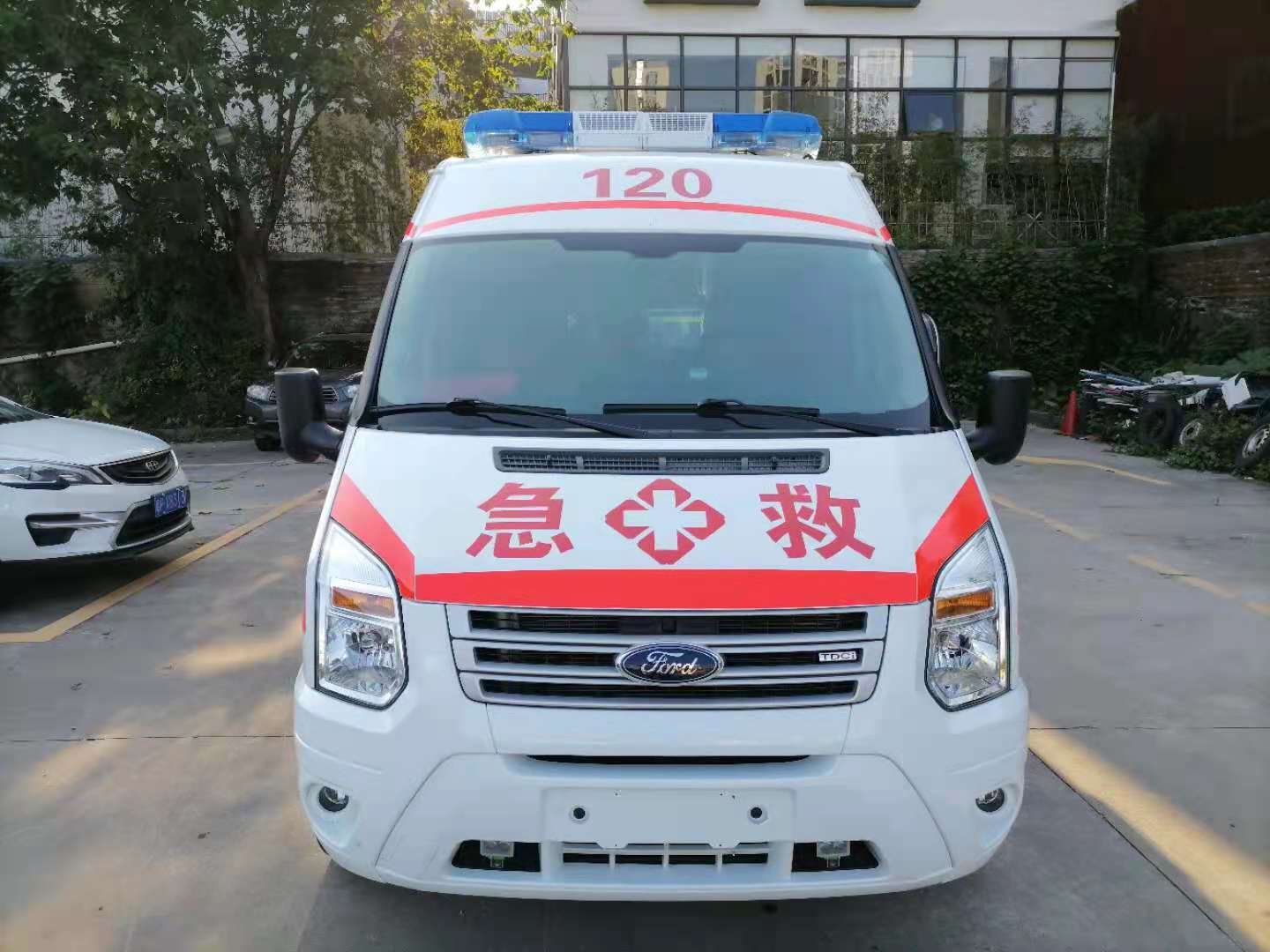 新龙县妇婴监护型护送