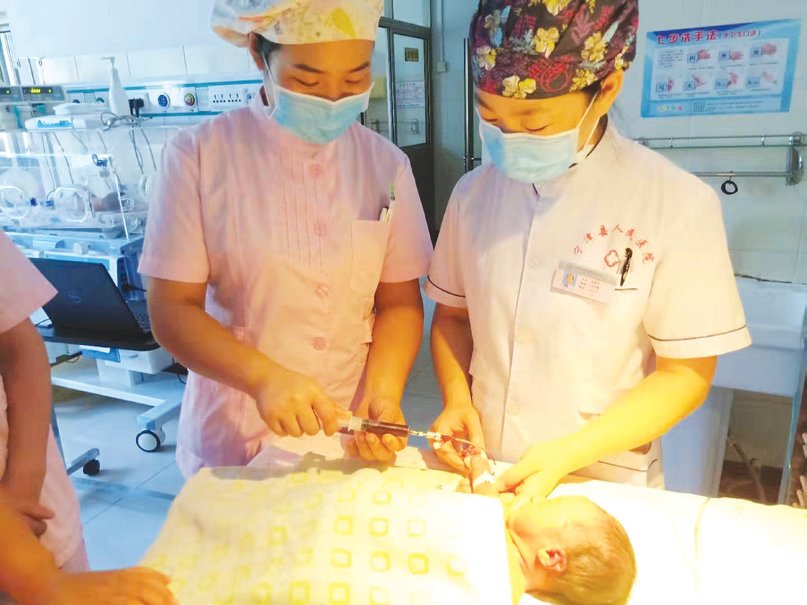 新龙县妇婴监护型护送